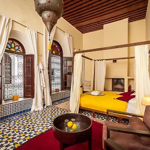 Riad Tizwa ***